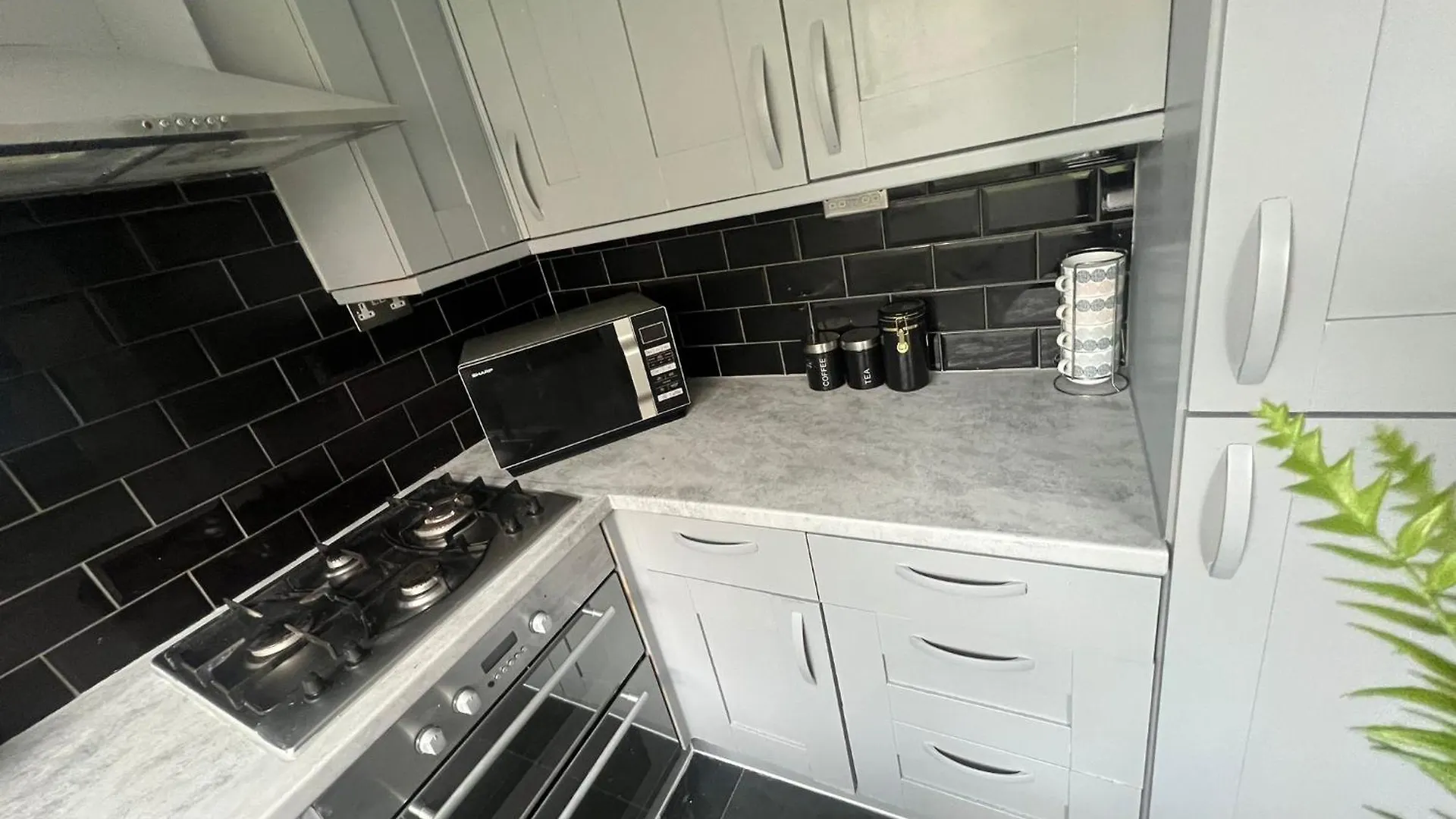 Cardiff Gate Lodge 0*,