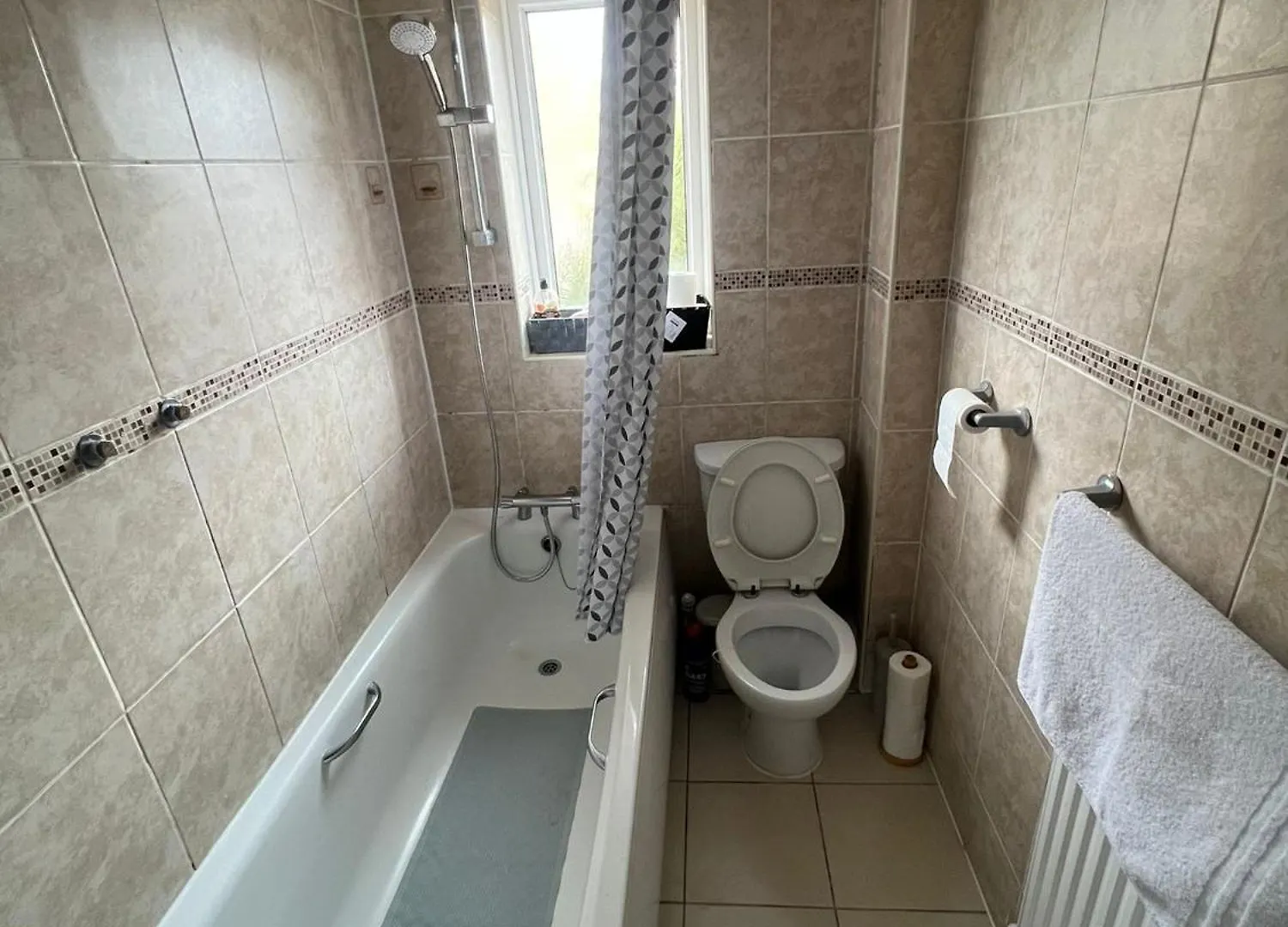 Cardiff Gate Lodge 0*,